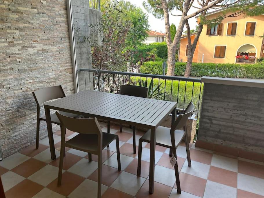 Green Apartment And Pools ديسينسانو ديل غاردا المظهر الخارجي الصورة