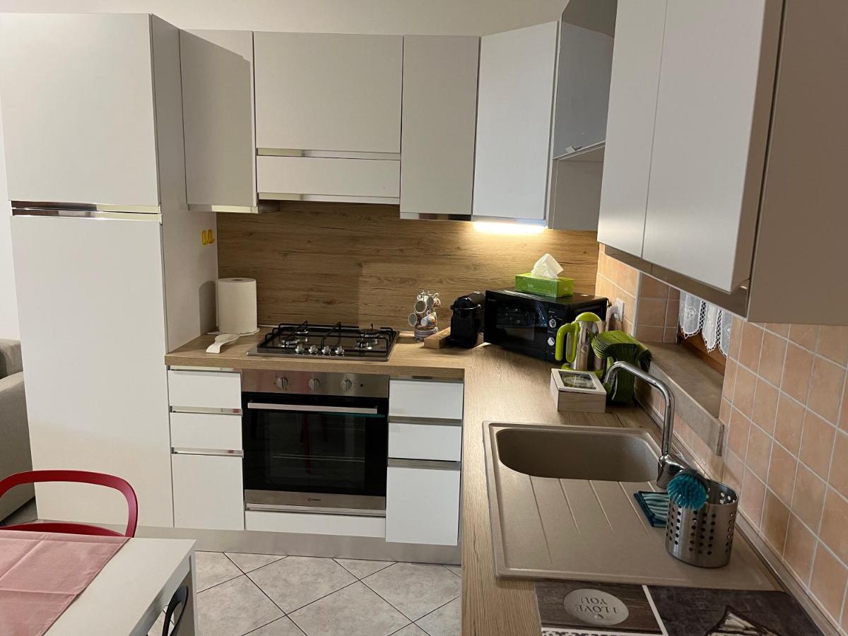 Green Apartment And Pools ديسينسانو ديل غاردا المظهر الخارجي الصورة