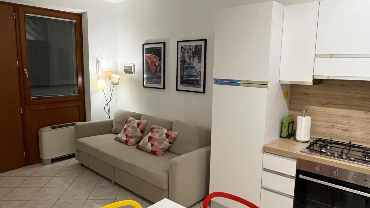Green Apartment And Pools ديسينسانو ديل غاردا المظهر الخارجي الصورة